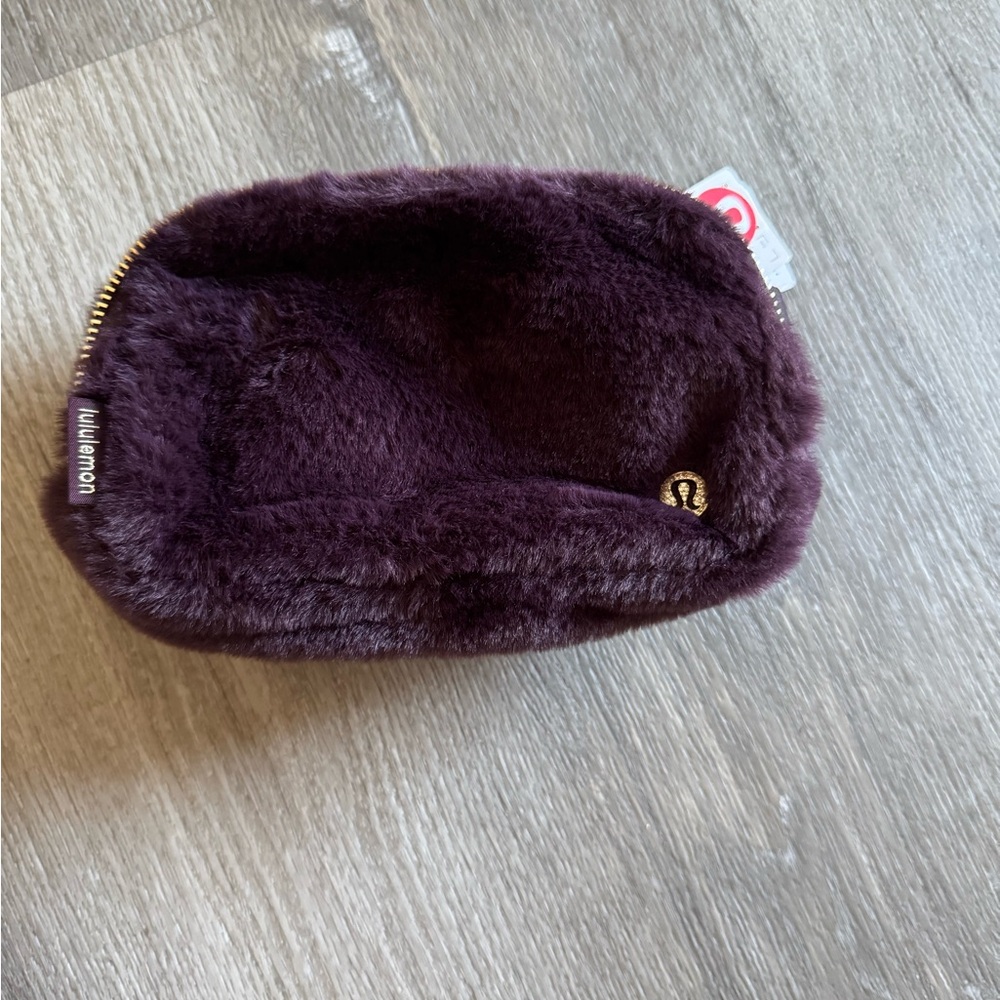NWT Lululemon Everywhere Belt Bag in Plum